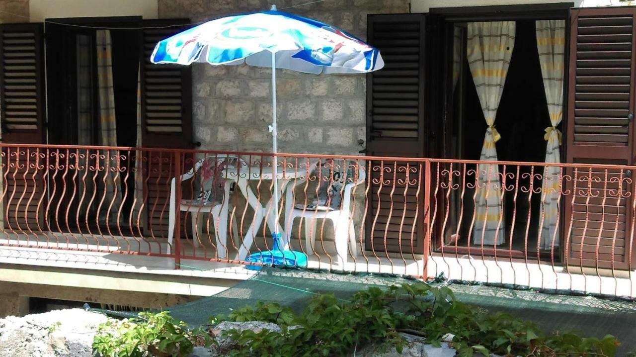 Boro Apartment Kastela Bagian luar foto